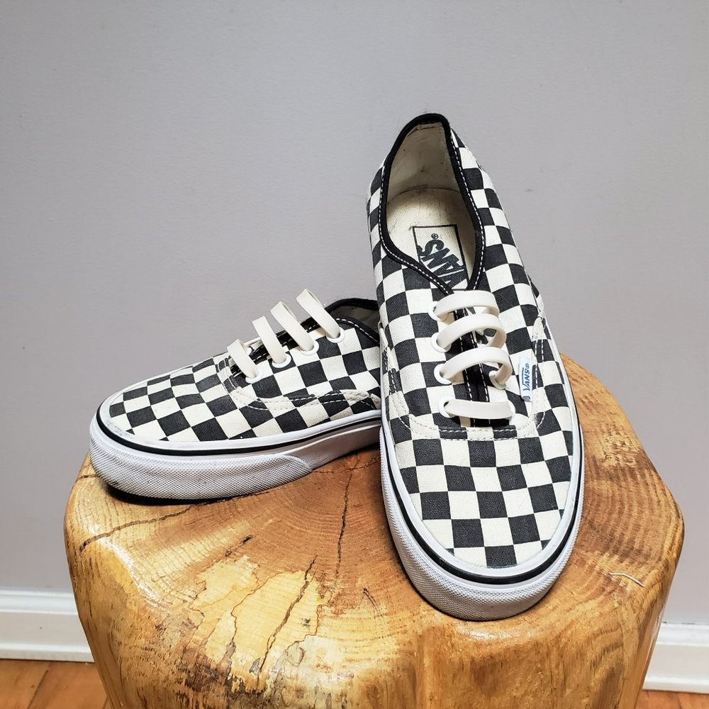 Classic Black/ White Checkerboard Vans Sneaker